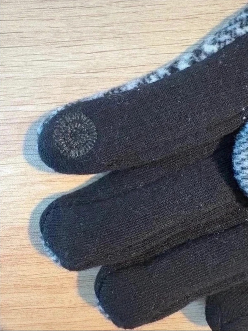 Nanette Lepore Tech Gloves - Touchscreen Compatibility - Picture 2 of 3